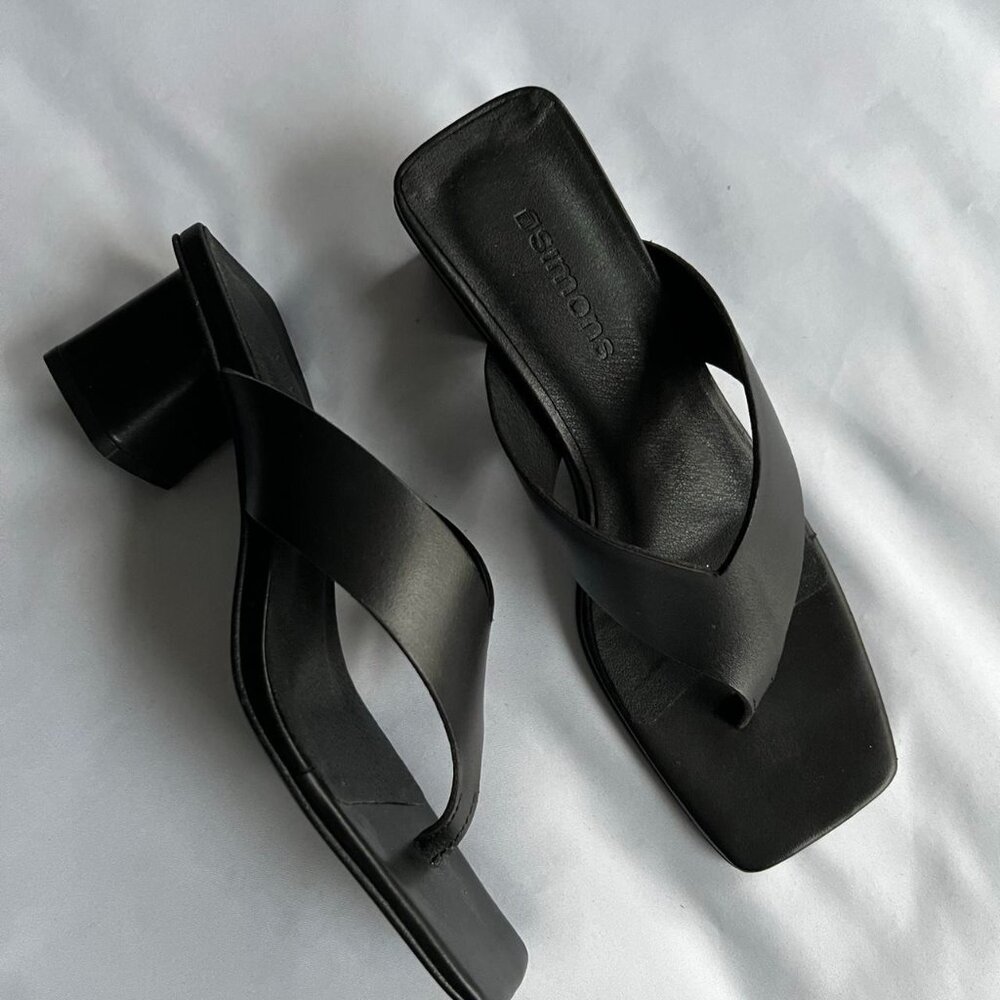 Simons Black Heel Sandals New